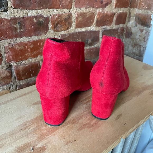 H Halston NYC Ankle Bootie RED Vegan Suede 3" Heel Womens US 8.5 - Picture 6 of 6